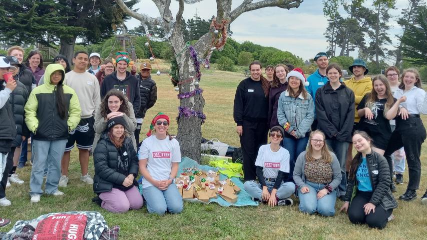 Canteen Rangatahi members and leaders at the South Hub Christmas day in Christchurch